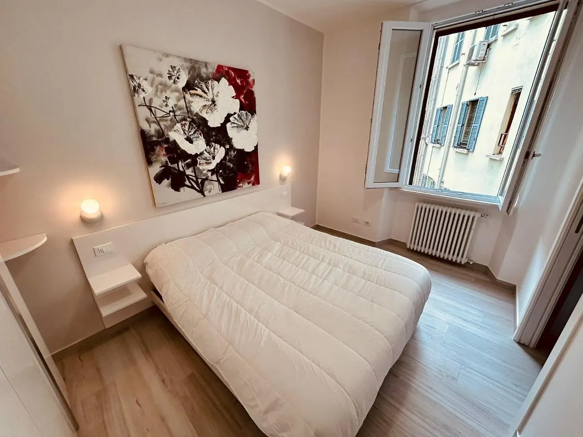 Apartment Kibilu - Viale Abruzzi - Shopping Area Buenos Aires - Near City Centre Milan Italy